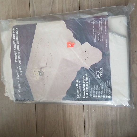 Progress Creation Cutwork Rose Stamped Tablecloth Kit - Picture 2 of 5